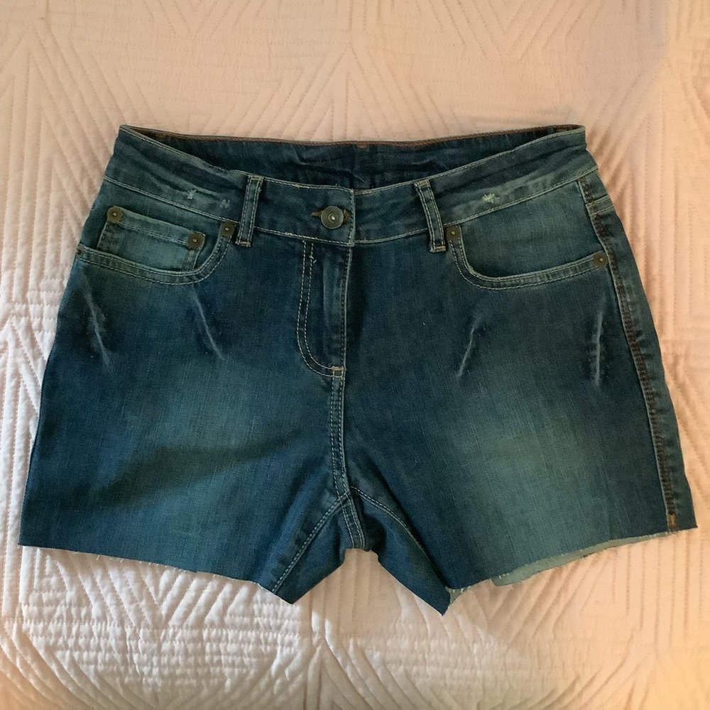 INC International concepts shorts